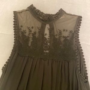 Beautiful design! Army green wide tank
